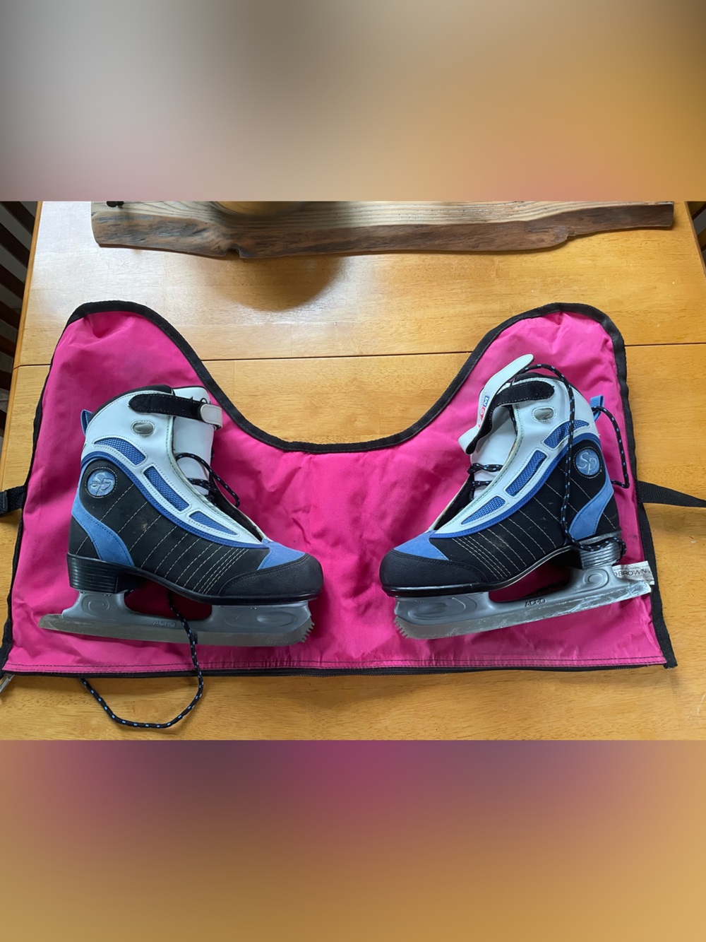 CCM SP100 Comfort Series Figure Skates Womens size 8